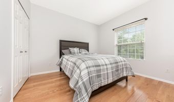 241 W Oakbrook Dr, Ann Arbor, MI 48103