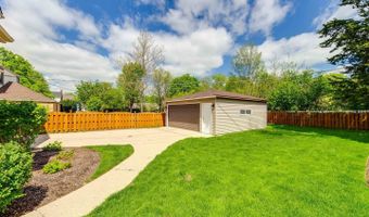 805 S Mitchell Ave, Arlington Heights, IL 60005