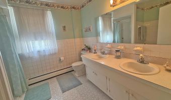 459 EDGEWOOD Dr, Ambler, PA 19002