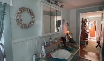 23 Rock St, Bristol, RI 02809