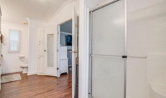 421 Red Bluff Cir, Millsap, TX 76066