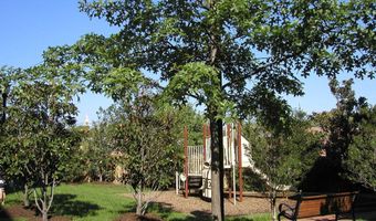315 S HENRY St S, Alexandria, VA 22314