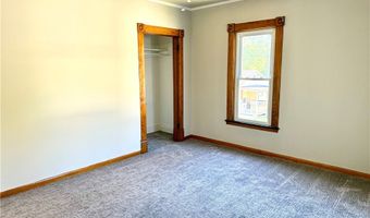 572 W Main St, Adena, OH 43901