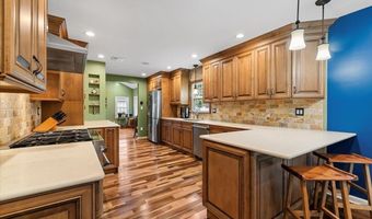 50 Towne St, Amityville, NY 11701