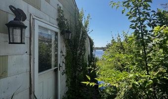 228 Cypress Dr, Bayville, NJ 08721