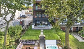 160 Park Pl, Arnolds Park, IA 51331