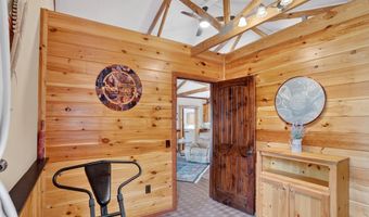 1026 Captain Ave, Aurora, MO 65605