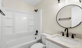 102 W 17TH Ave, Apache Junction, AZ 85120