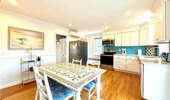 5 Byrnes St, Newport, RI 02840
