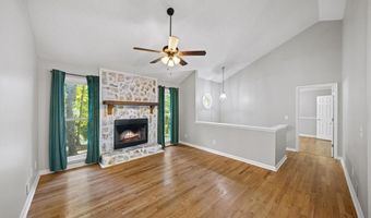 1528 Oakleaf Dr, Auburn, GA 30011