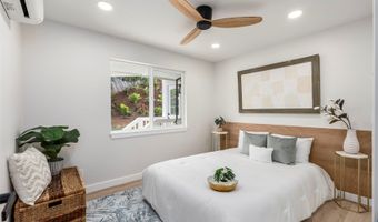 1237 Nanialii St, Kailua, HI 96734