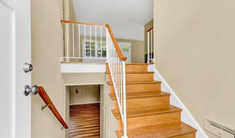 10228 FARNHAM Dr, Bethesda, MD 20814