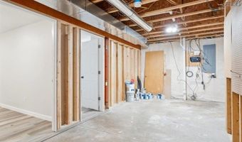 1415 Deerfield Dr, North Liberty, IA 52317