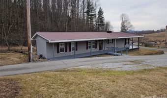 656 Water St, Bakersville, NC 28705