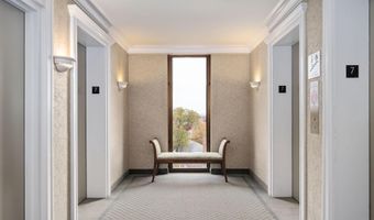 4141 N HENDERSON Rd 702, Arlington, VA 22203