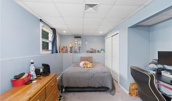 37 Carriage Rd, Cranston, RI 02920