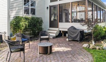 6217 S Trailwoods Dr, Ann Arbor, MI 48103