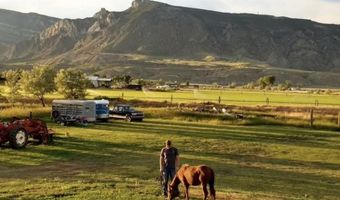 15 Arrowhead Dr, Cody, WY 82414
