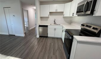 1208 HELEN St, Apopka, FL 32703