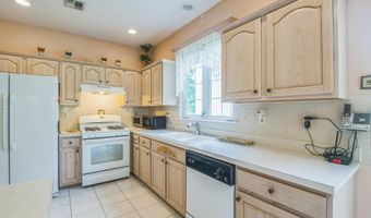 19 Fountain View Dr, Barnegat, NJ 08005
