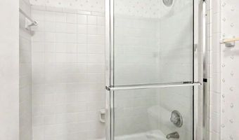 28402 Plantation Dr NE, Atlanta, GA 30324