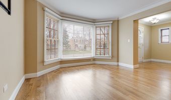 9 S Ridge Ave, Arlington Heights, IL 60005