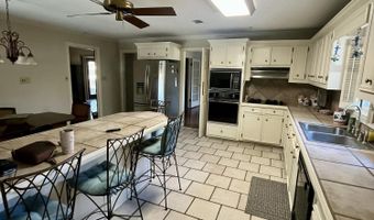 504 Holmes St, Belzoni, MS 39038