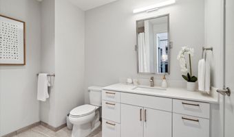 1-5 DOCK St 1707, Philadelphia, PA 19106