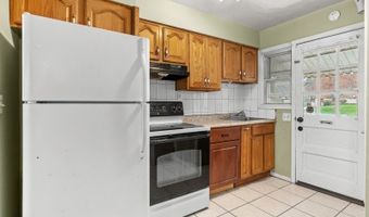 92 Baker St, Andover, NJ 07801
