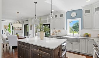 218 Chesapeake Dr, Adams Twp., PA 15044