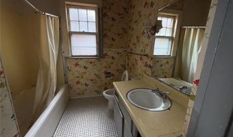 1548 Highland Ave, Alton, IL 62002