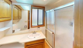 925 7TH St, Brookings, OR 97415