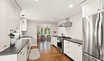 7551 MARSHALL Dr, Annandale, VA 22003