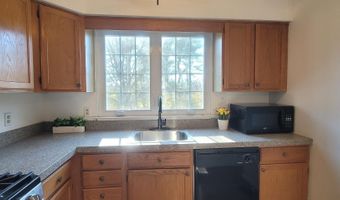 10 WOODFIELD Dr, Claymont, DE 19703