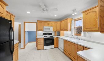 330 Chestnut St E, Annandale, MN 55302