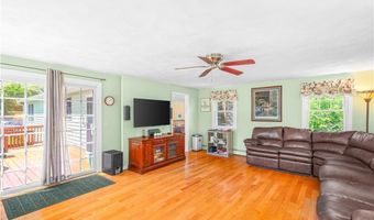 82 Hope Rd, Cranston, RI 02921