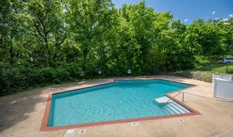 2370 Hidden Meadow Ln, Ballwin, MO 63021