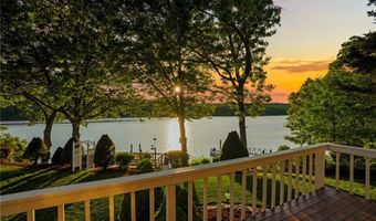 236 Indian Trl, Narragansett, RI 02874