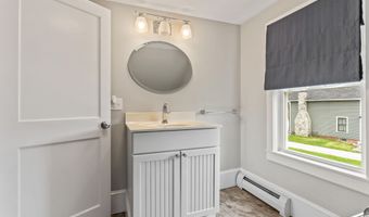 7 John St, Belfast, ME 04915
