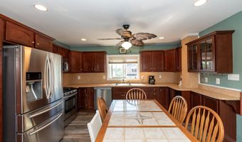 73 Carlyle Dr, Bayville, NJ 08721