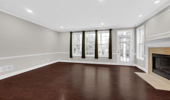 10 Millbrook Ct, Algonquin, IL 60102