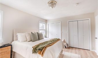10 East St 207, Cranston, RI 02920