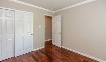925 Westrun Dr, Ballwin, MO 63021