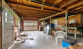 803 8th St, Barling, AR 72923