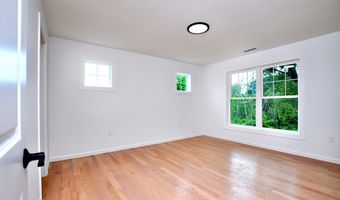 81 Club Dr, Berlin, CT 06037