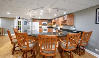 1880 Crofton Dr, Algonquin, IL 60102