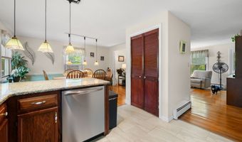135 Liberty St 135, Clinton, CT 06413