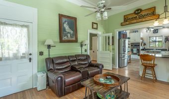 111 4th St, Apalachicola, FL 32320