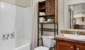 107 S Van Wyck Ave, Cascade, ID 83611