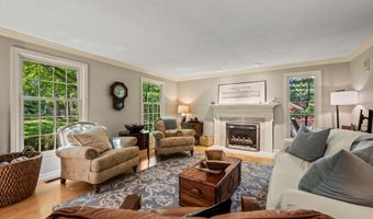 82 Beverly Dr, Avon, CT 06001